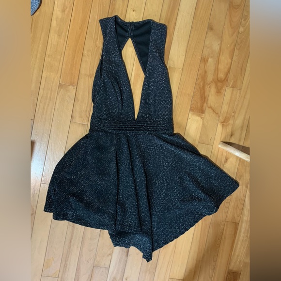 Sparkly plunge neckline romper - Picture 5 of 6